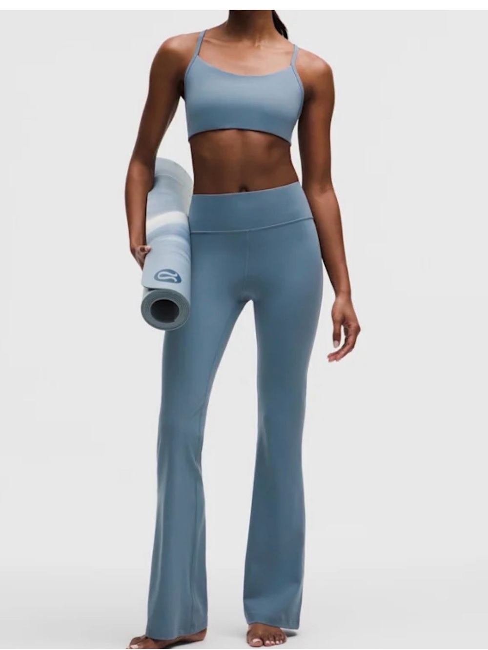 lululemon Groove Nulu High-Rise Flared Pant
Short in Steel Blue
